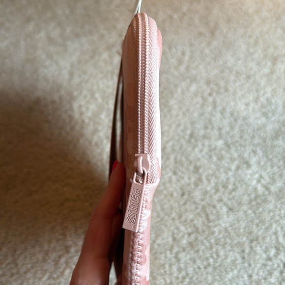 Peanuts Pink Laptop Skin and AirPod Case Set beige camo camouflage tech camo - Picture 3 of 7